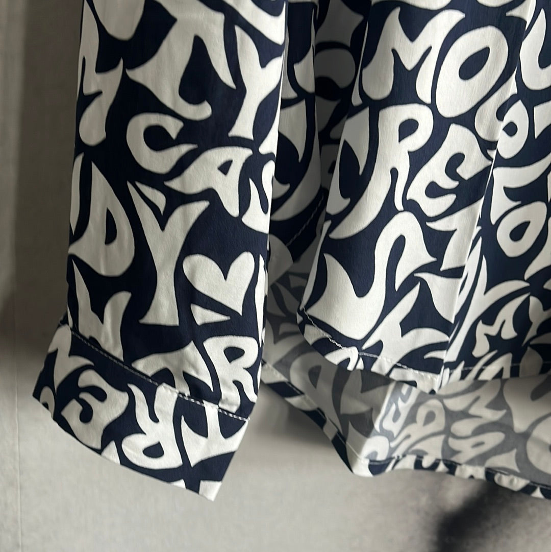 Bluse ,indigo white Letters, Emily van den Bergh