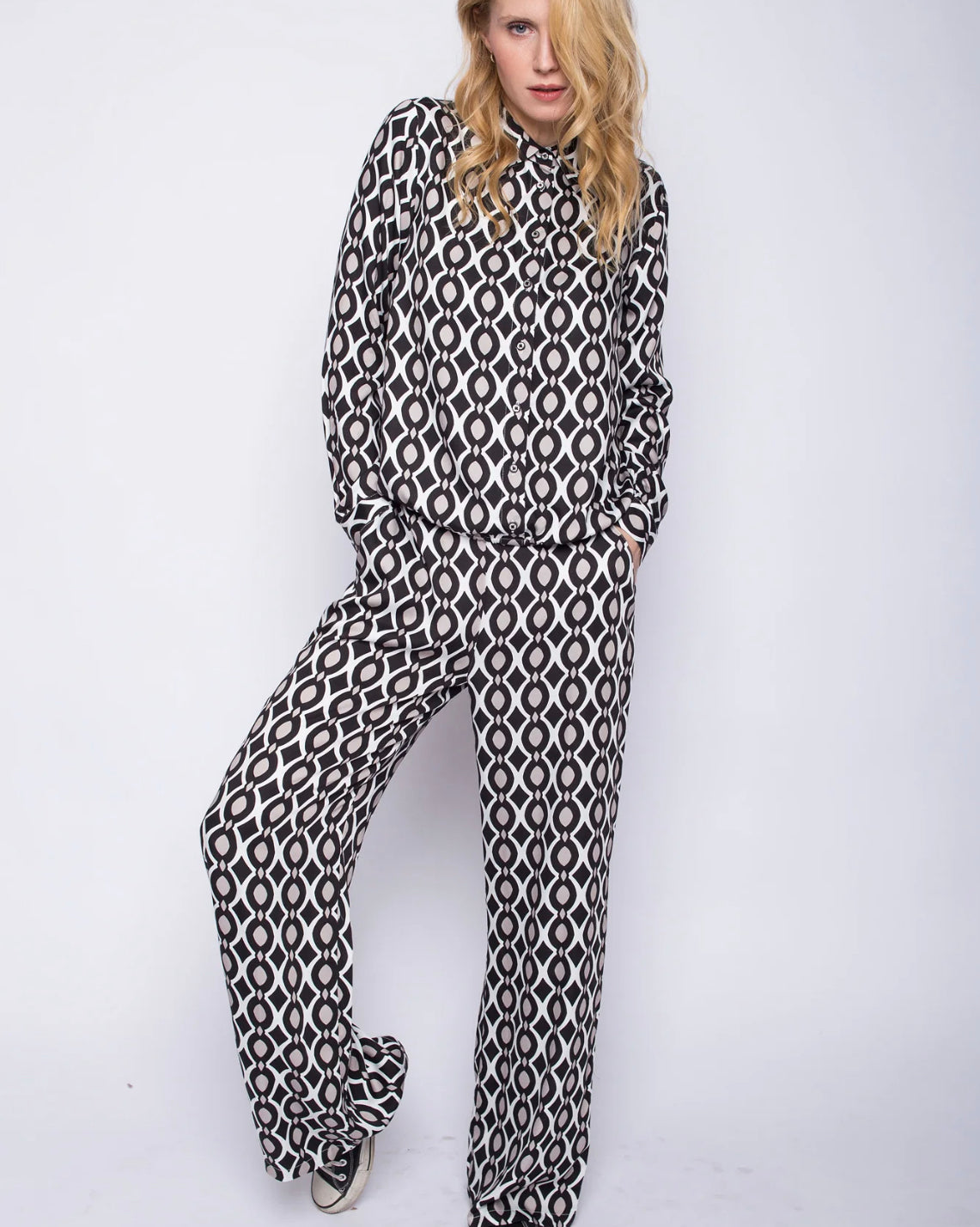 Bluse ,Ornament Cleo, Emily van den Bergh