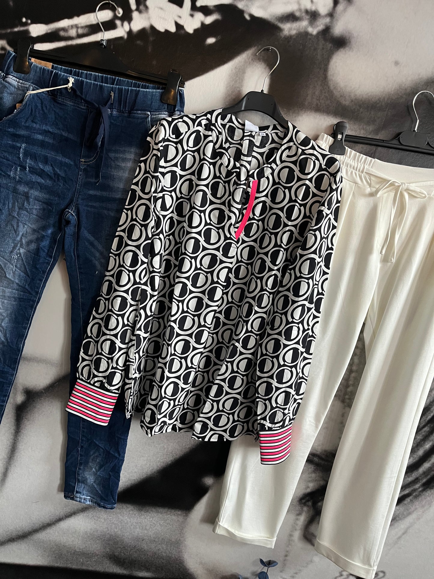 Bluse , Black Dots 2,Emily van den Bergh / pink Bündchen