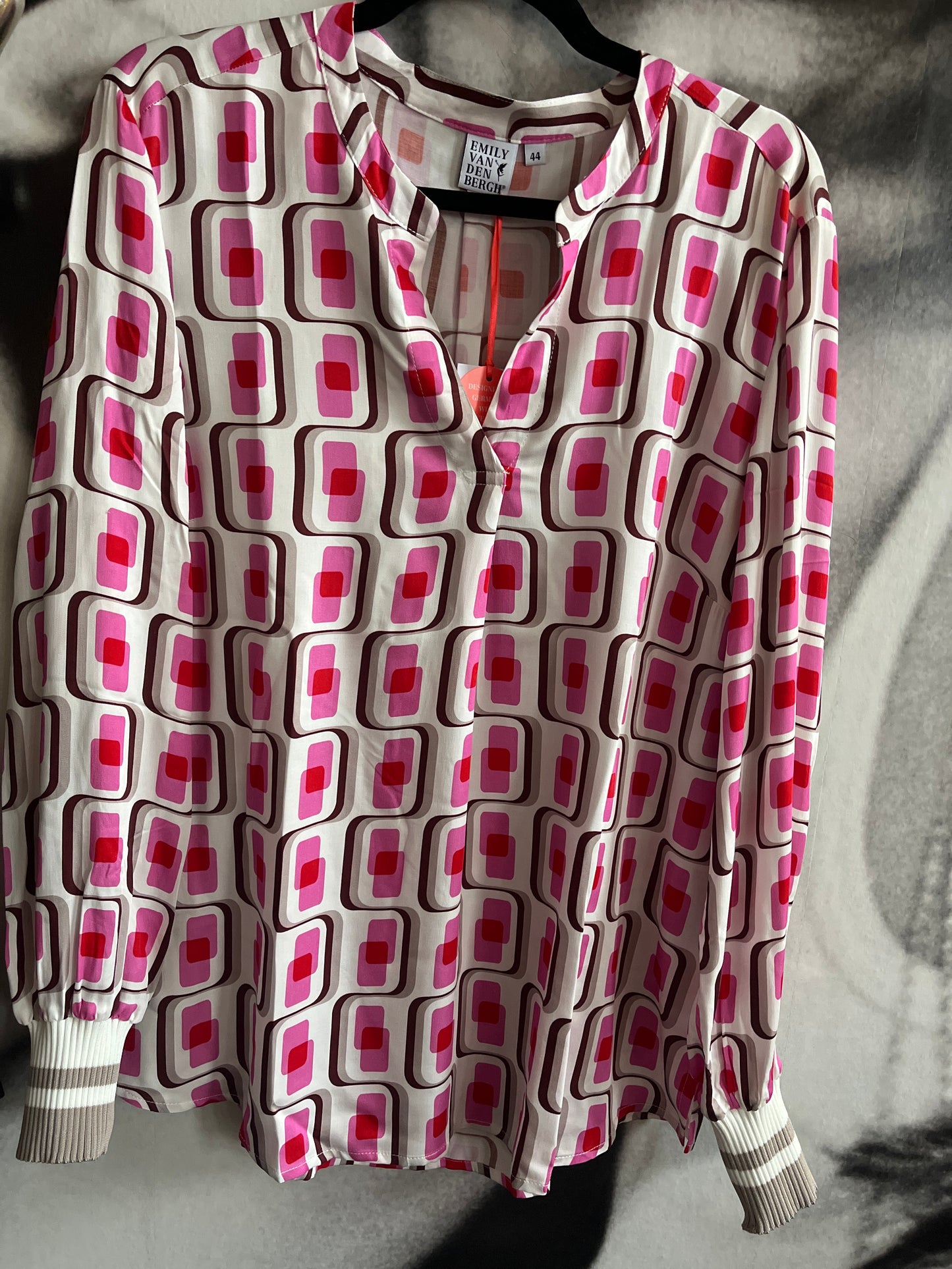 Bluse ,Pink/Rot geometric ,Emily van den Bergh