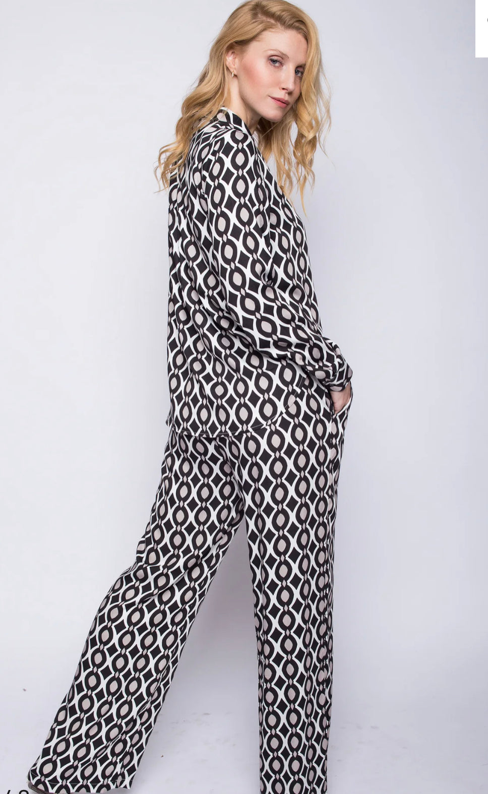 Bluse ,Ornament Cleo, Emily van den Bergh