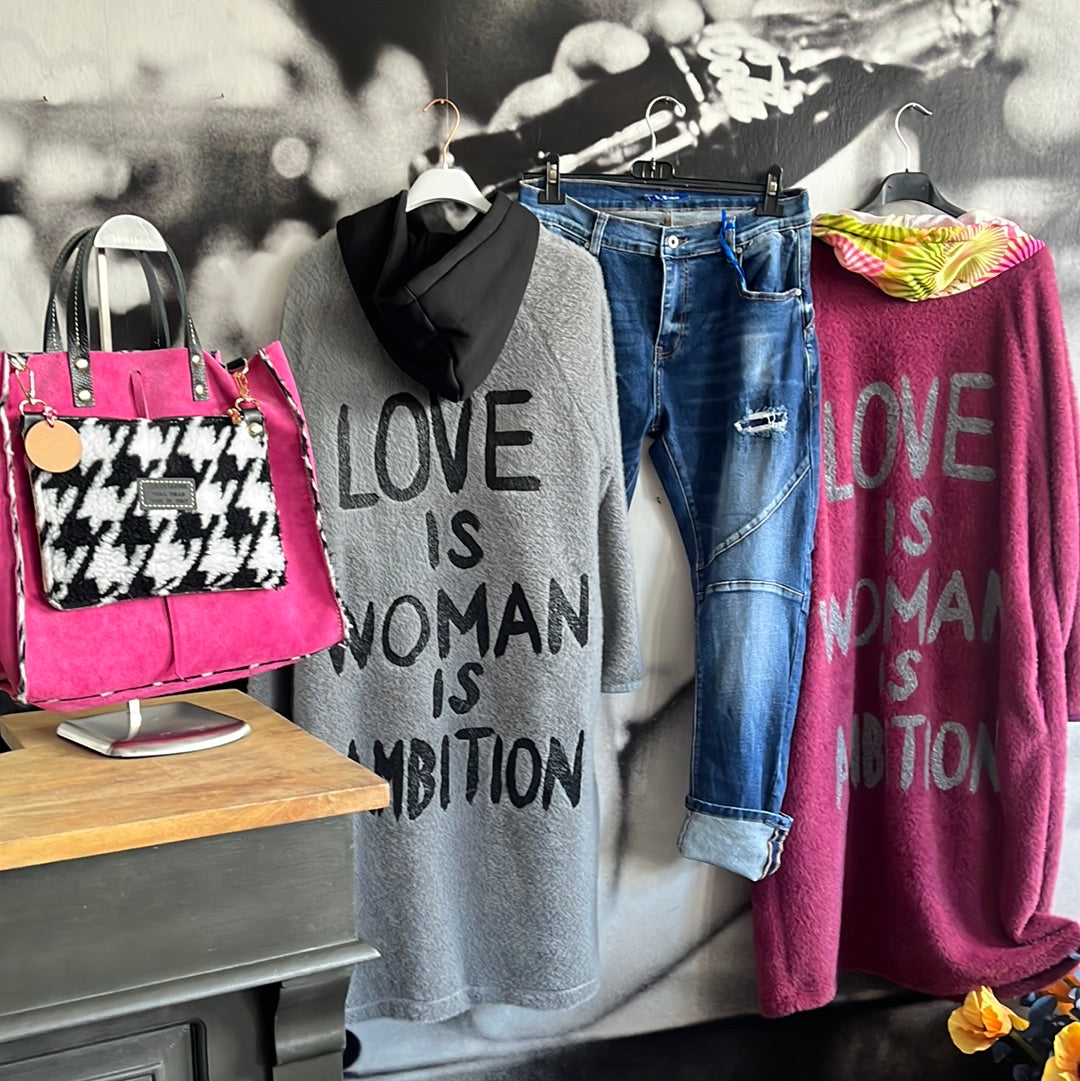 Mantel, Lang, Love is Woman…