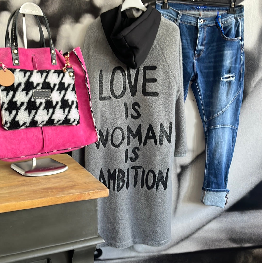 Mantel, Lang, Love is Woman…