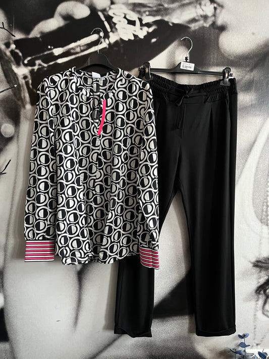 Bluse , Black Dots 2,Emily van den Bergh / pink Bündchen