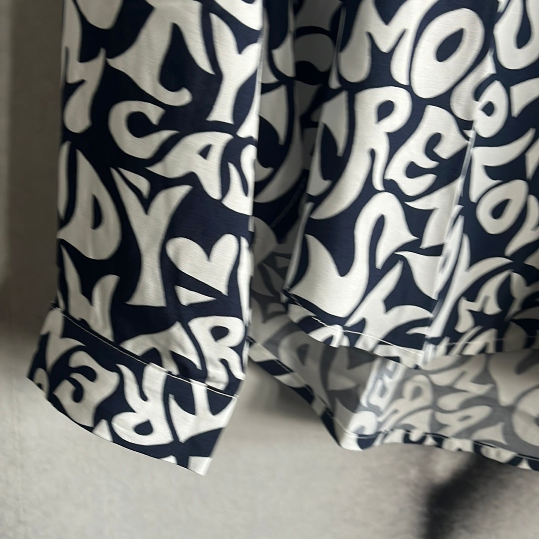 Bluse ,indigo white Letters, Emily van den Bergh