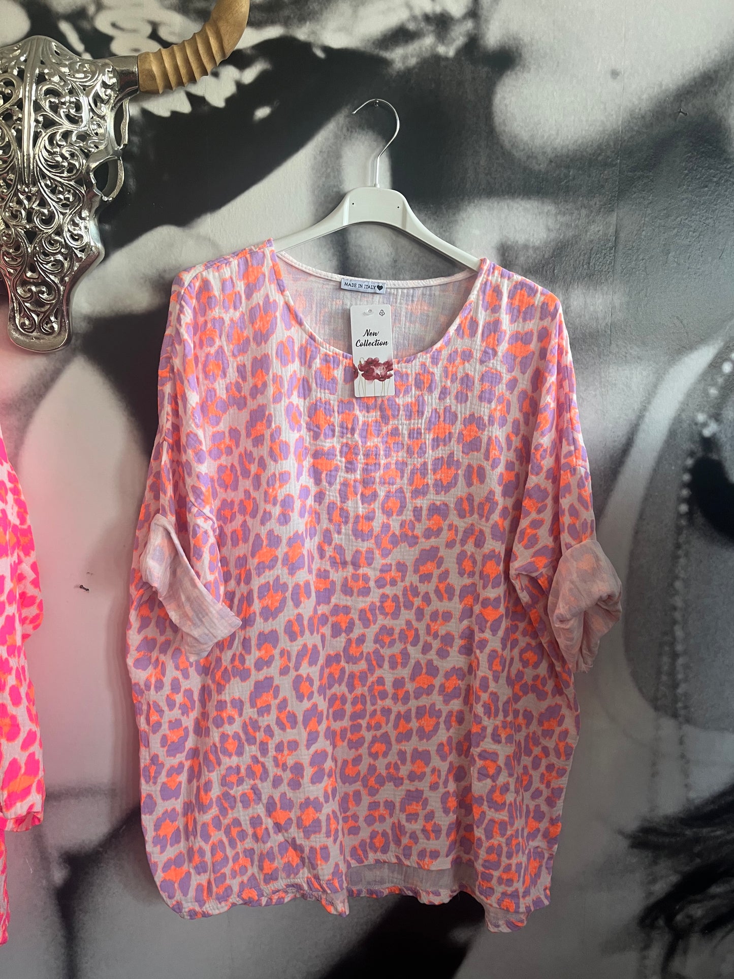 Shirt, Leo Neon,