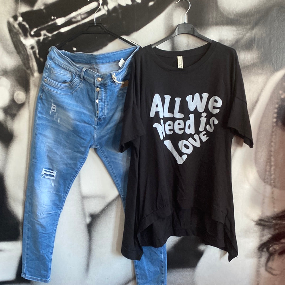 Shirt , All er Need is Love , BIG