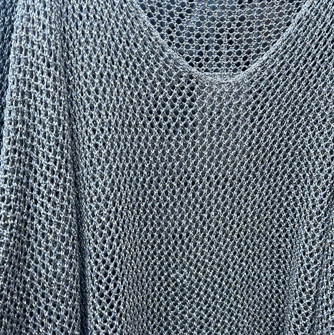 Strickpulli mit Lochmuster