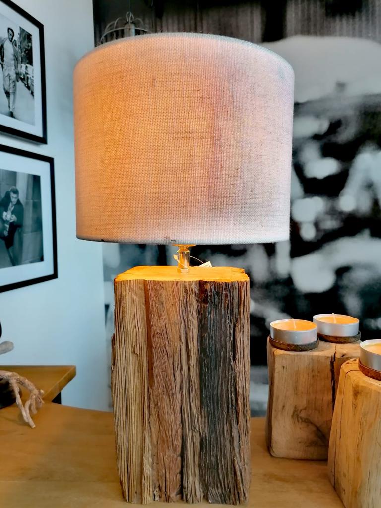 Lampe , Bahnschwellenholz