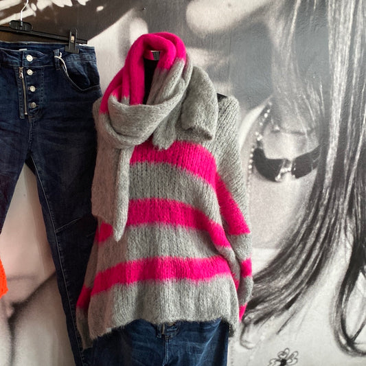 Strickpullover mit Schal , gestreift