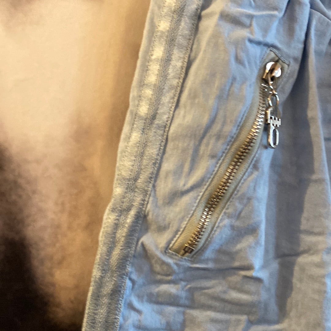 Hose, mit Seitenstreifen