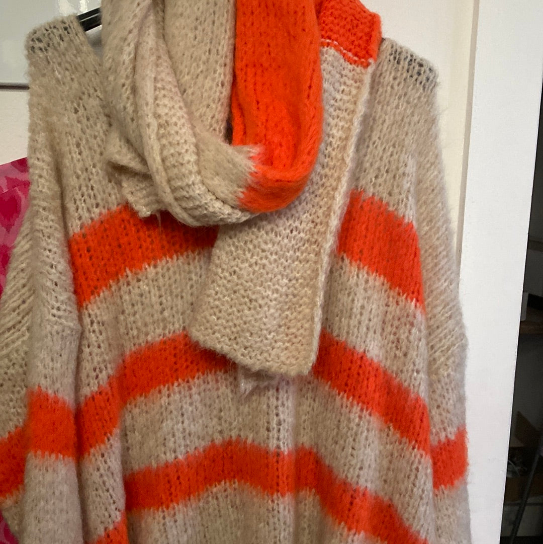 Strickpullover mit Schal , gestreift
