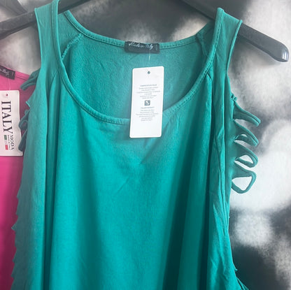Shirt, mit Cut Out‘s Ärmel / BIG