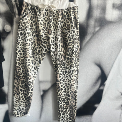 Hose  Leo, Baggy