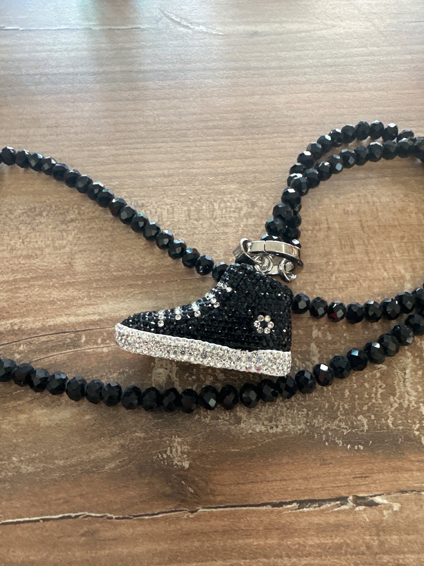 Kette Perlen / Sneaker