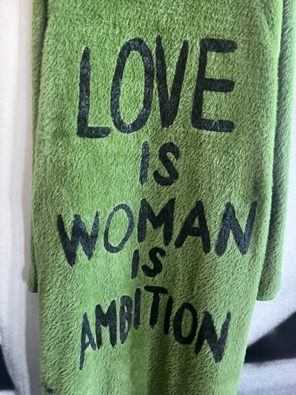 Mantel, Lang, Love is Woman…