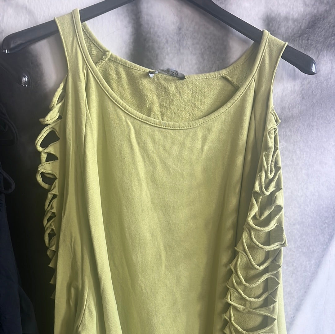 Shirt, mit Cut Out‘s Ärmel / BIG