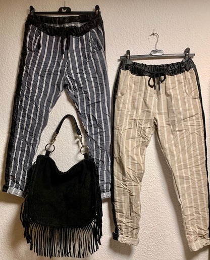 Hose gestreift