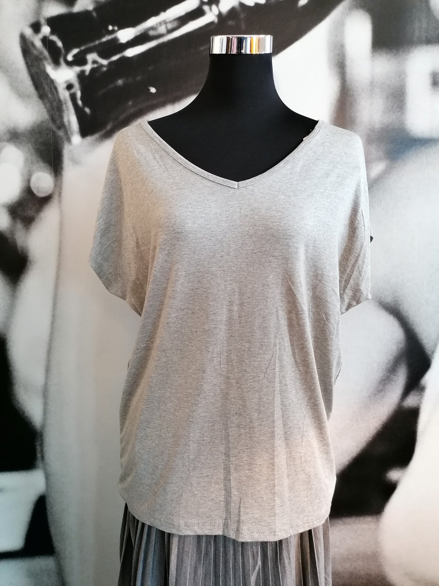 T - Shirt, Uni , V Ausschnitt
