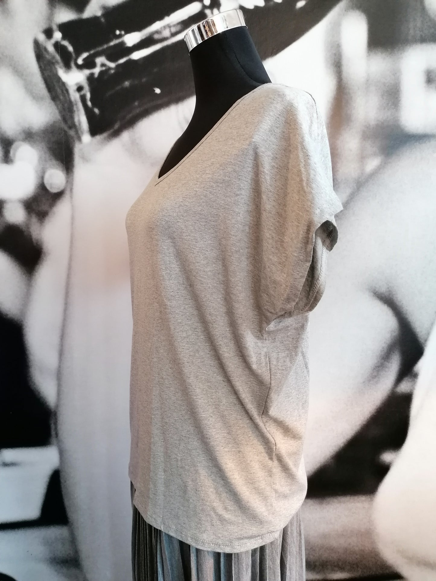 T - Shirt, Uni , V Ausschnitt