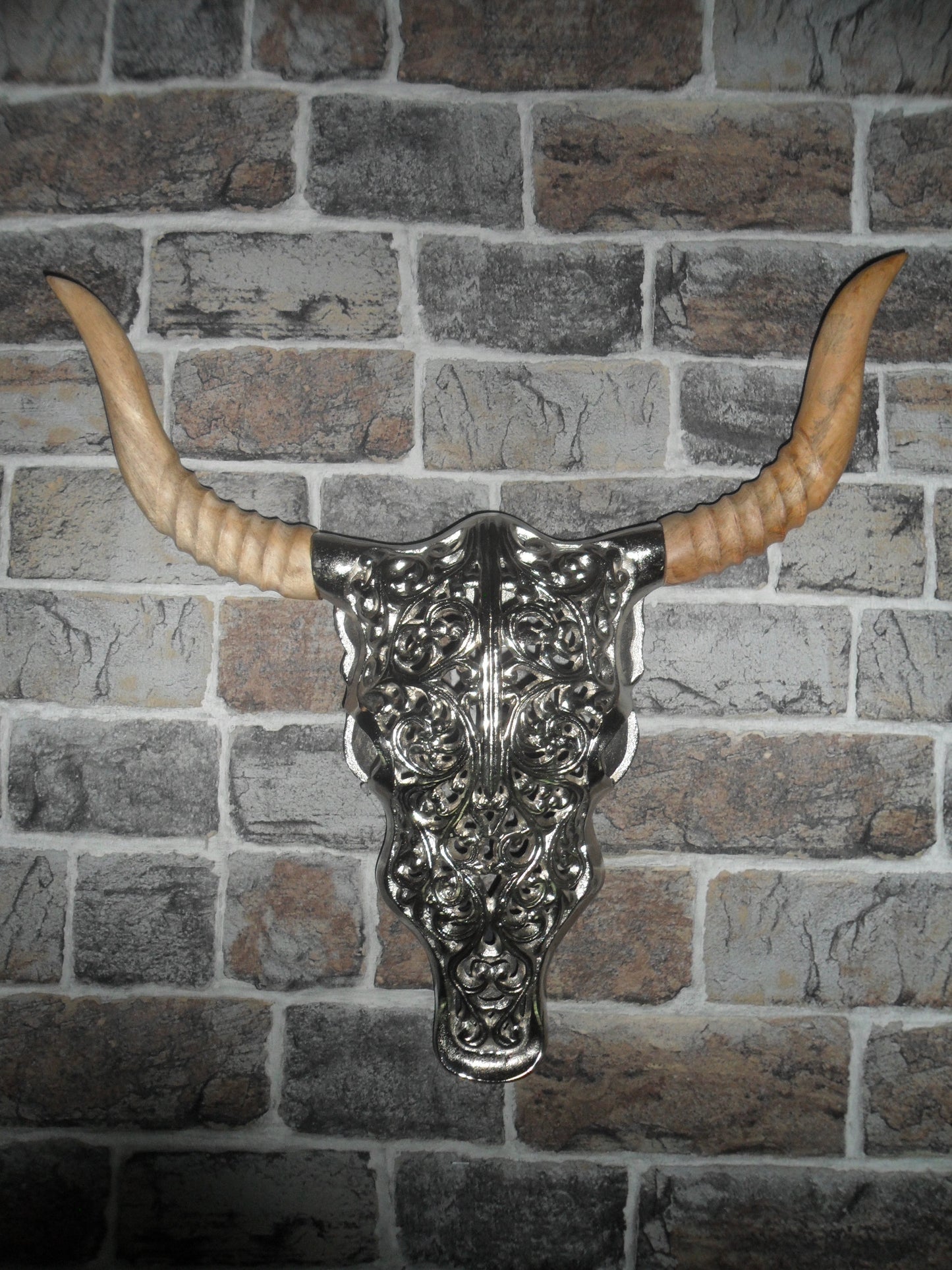 Skulptur Schädel , Stier, gestochen 40 cm, hängend