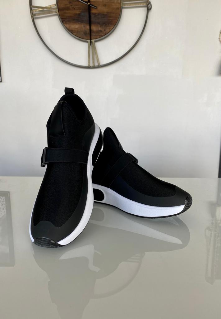Schuhe / Sneaker  " schwarz"
