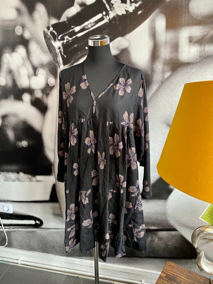 Kleid , Kleidchen, mit Blumen