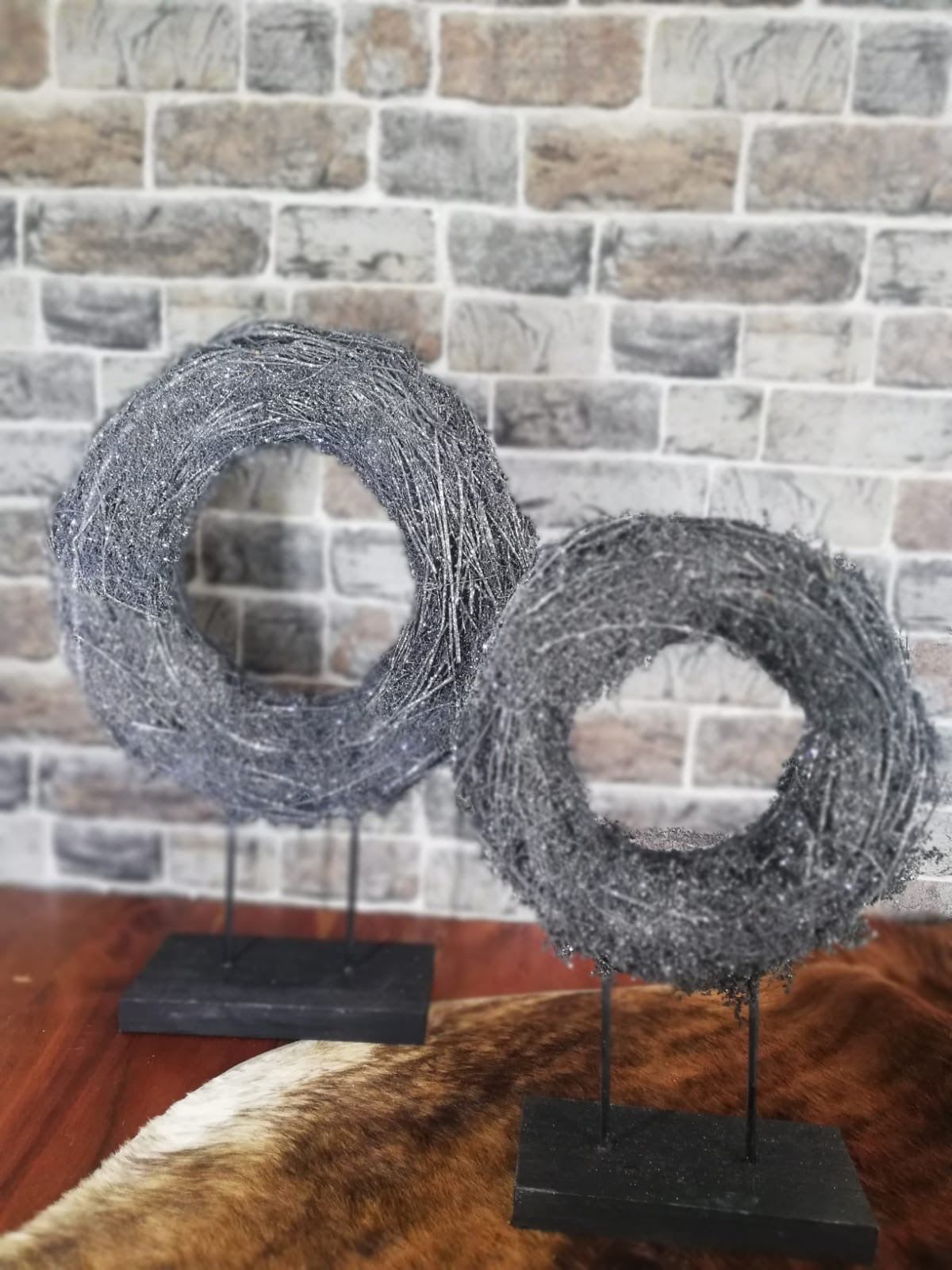 Kranz glitzernd, Skulptur stehend