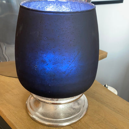 Windlicht, Schwarz mit Silberfuß