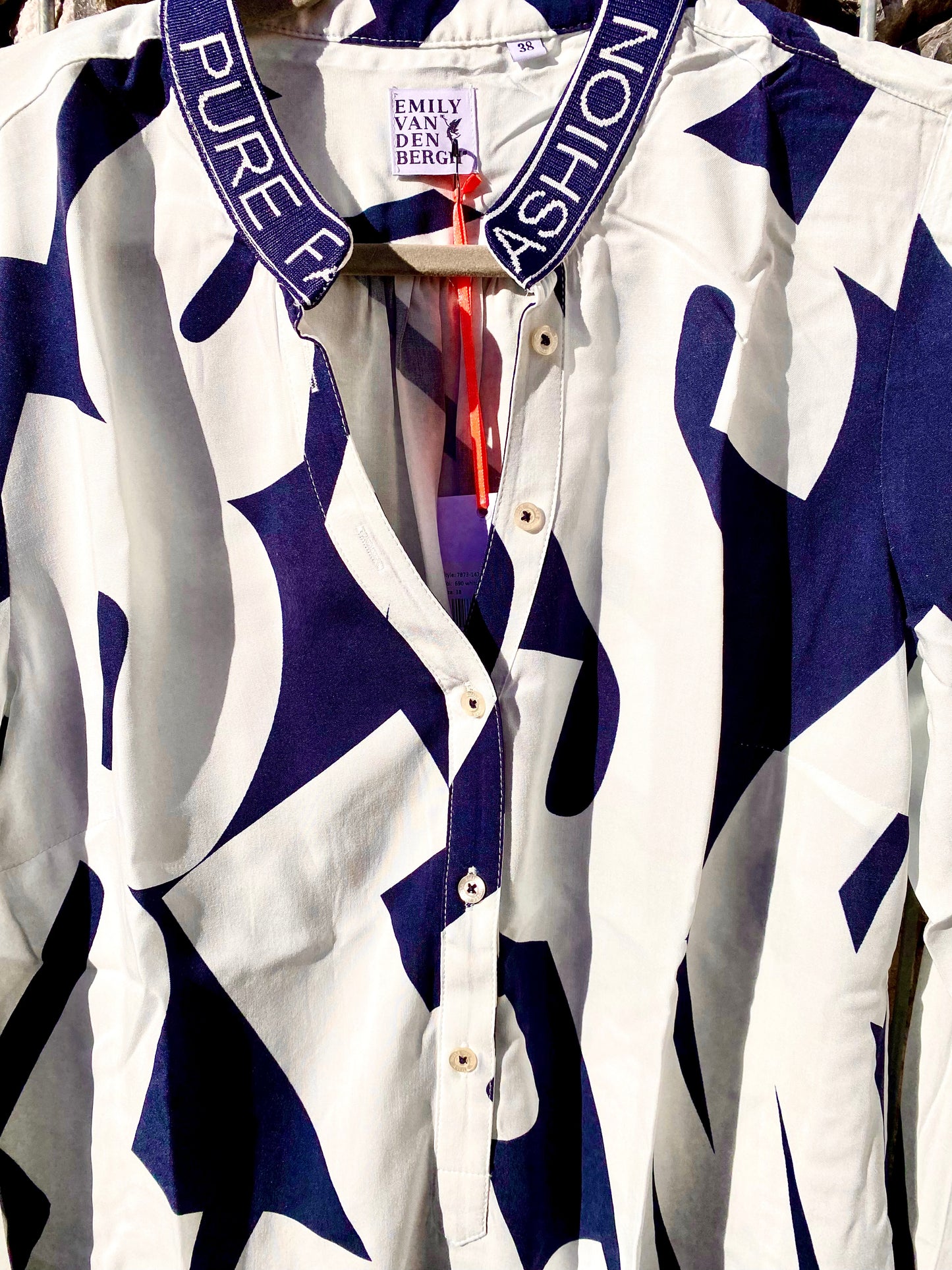 Bluse, Letters, Emily van den Bergh