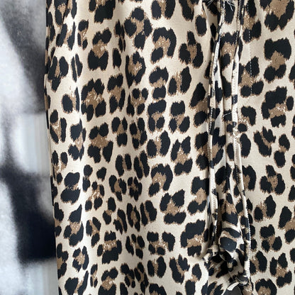 Hose , Leo Style