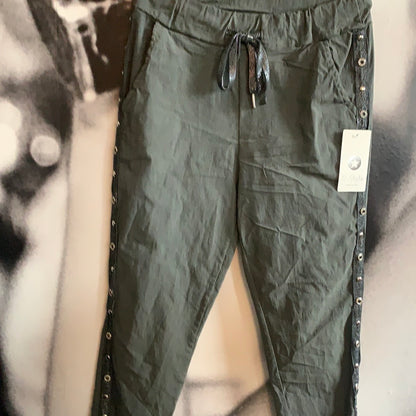 Hose mit Bändchen , Borde