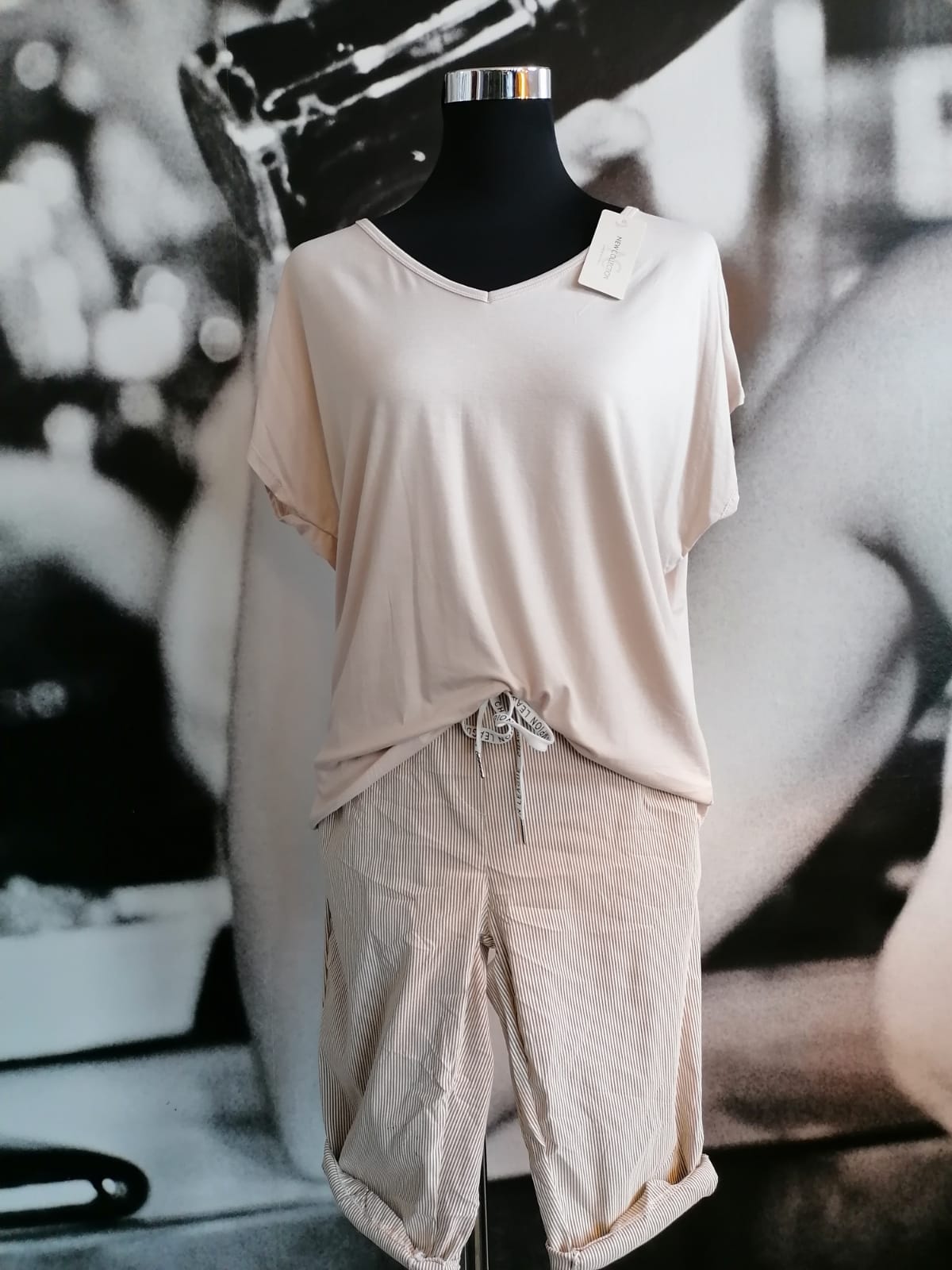 Shorts, fein gestreift,