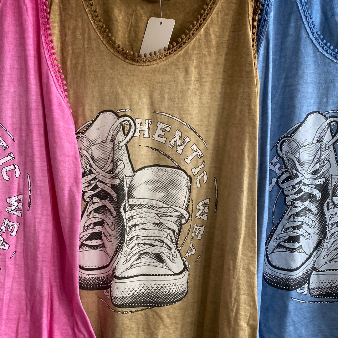 Top , Vintage Style mit Turnschuh