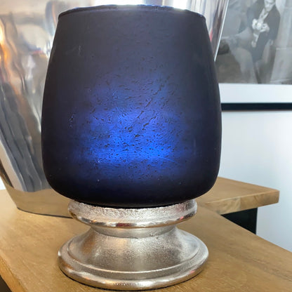 Windlicht, Schwarz mit Silberfuß