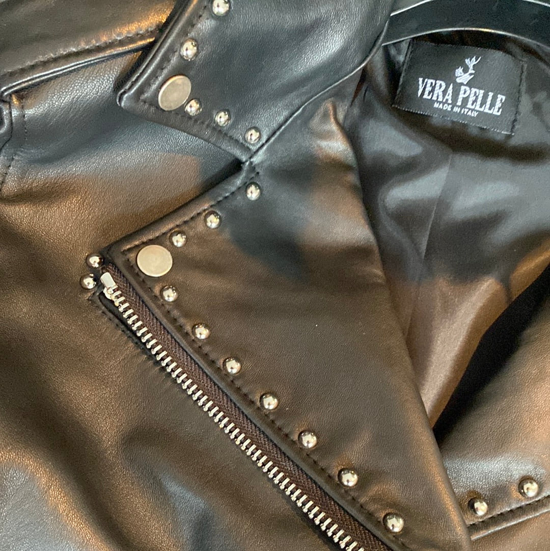 Lederjacke mit Nieten
