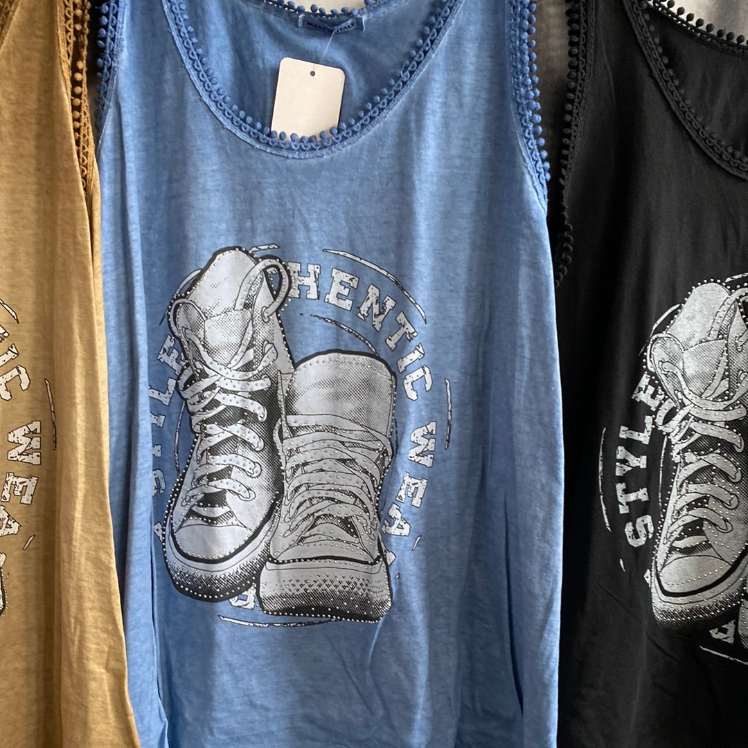 Top , Vintage Style mit Turnschuh