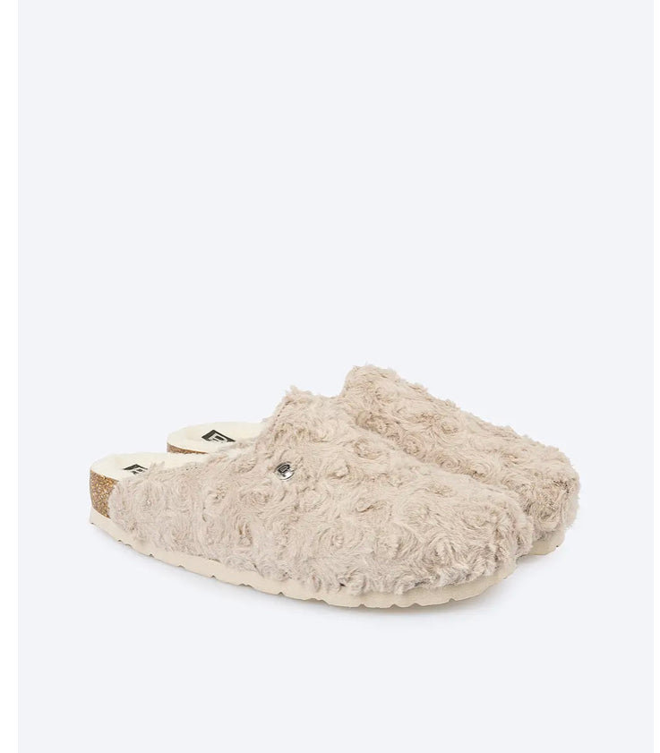 Hausschuhe / Schluffis/Schuhe
